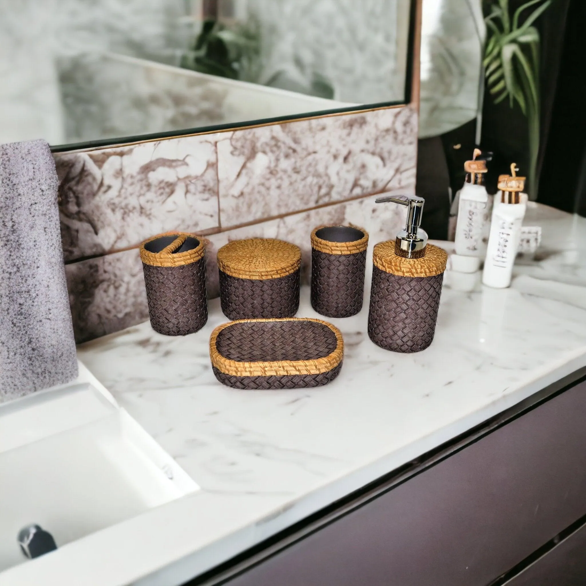 Purple Bath Set Featuring a Sleek Weave Design