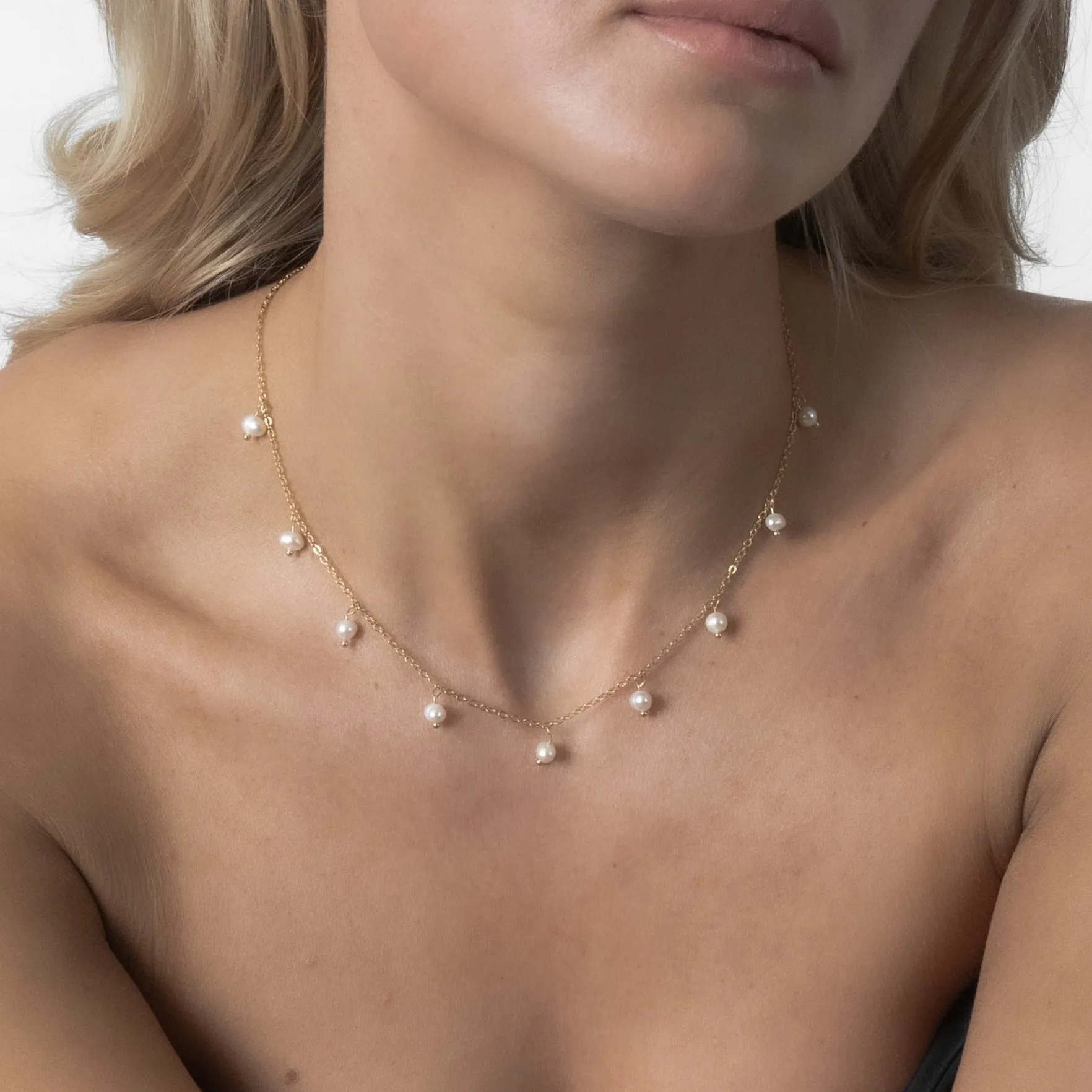 THIN PEARL NECKLACE Gold